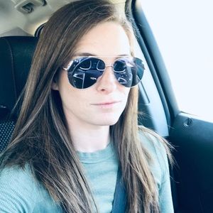 Meet your Posher, Sierra